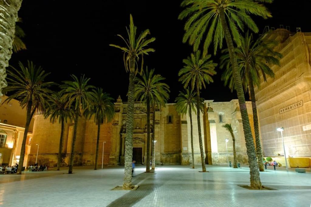 Lifehouse Cathedral * Free Parking* Superiorwifi* Almeria Exterior foto